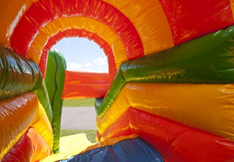 Cowboy-Hüpfburg von Jump4Fun – Produktansicht Rutsche